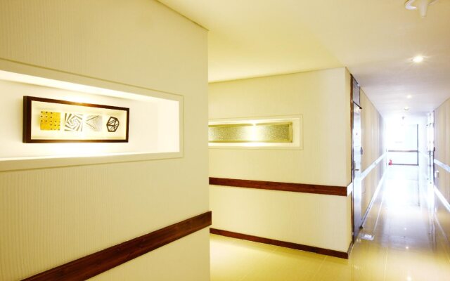Q Hotel