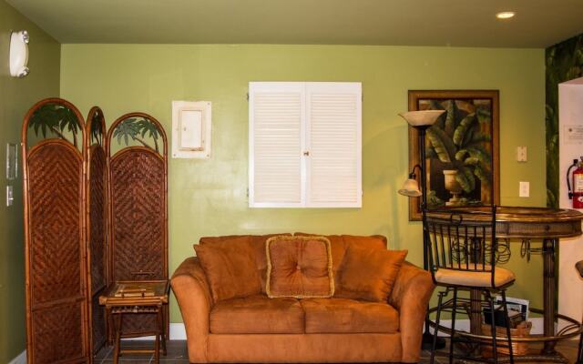 The Hollinsed House