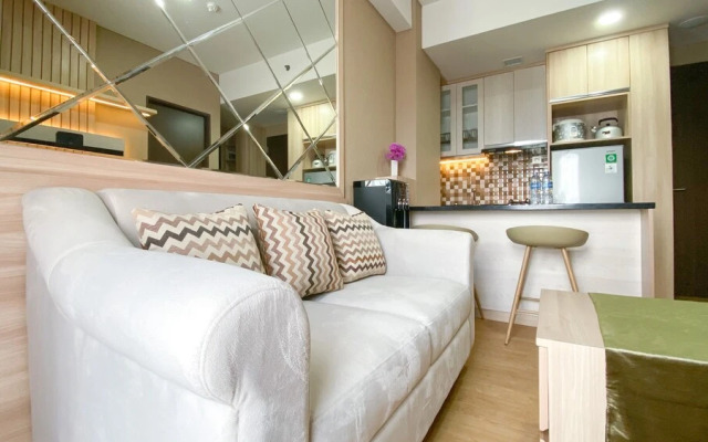 Comfort And Cozy Living 2Br Apartment At Transpark Cibubur