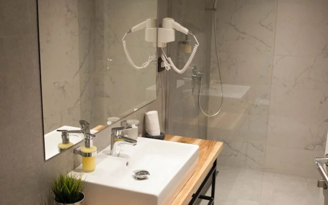 Nomad Luxury Suites