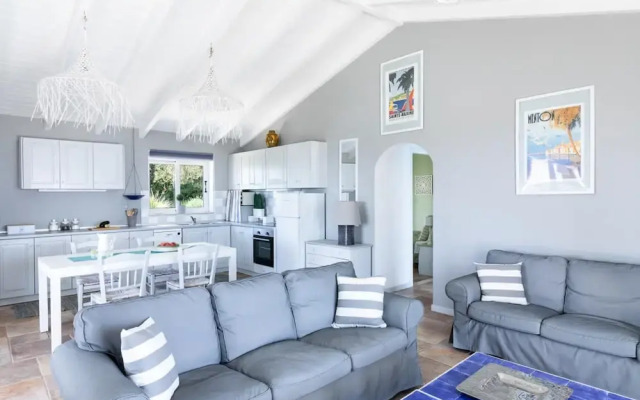 Juniper House - Charming 3 bed Villa With sea View