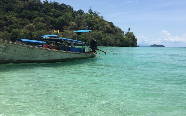 Phi Phi Ba Kao Bay Resort