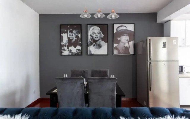 Elegant Marilyn Monroe 2Bed
