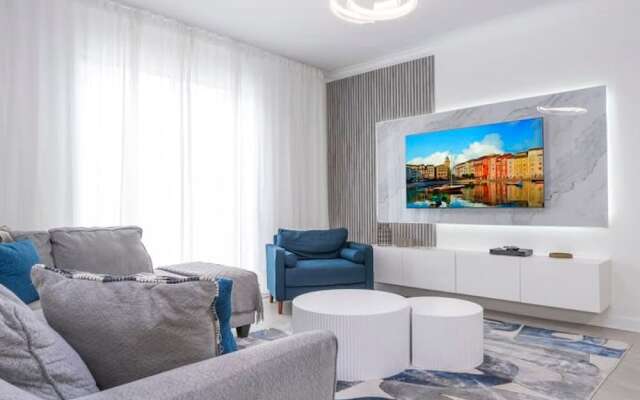 2941 Modern 4BD at Storey Lake