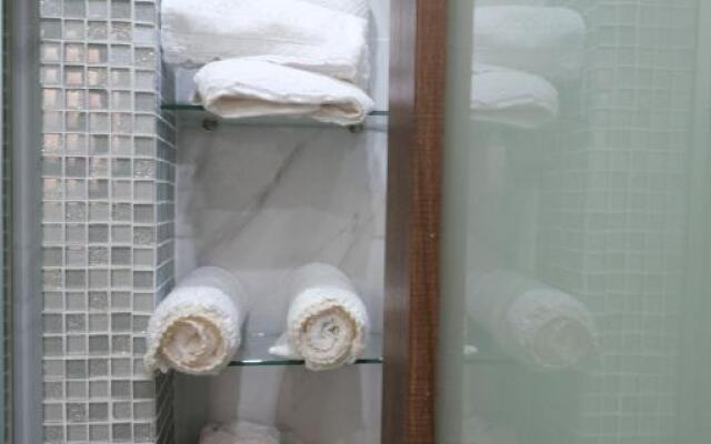 Luxury Fani House Next to Harbor area with Jacuzzi