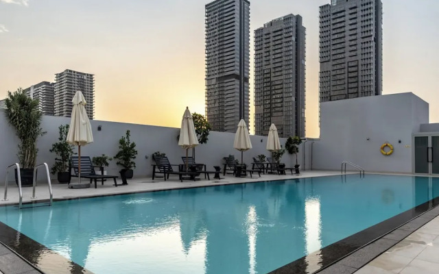 Waves - Luxury Meets Comfort Modern 1