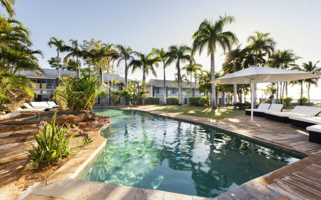 Mangrove Hotel