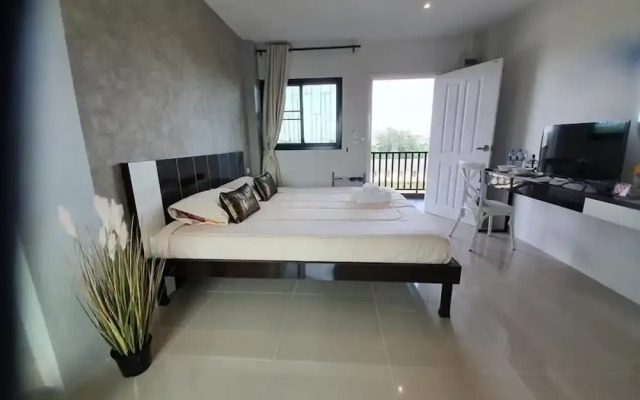 Samutsakorn Apartment