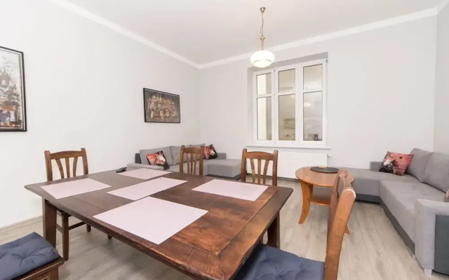 Best Location On Main Square