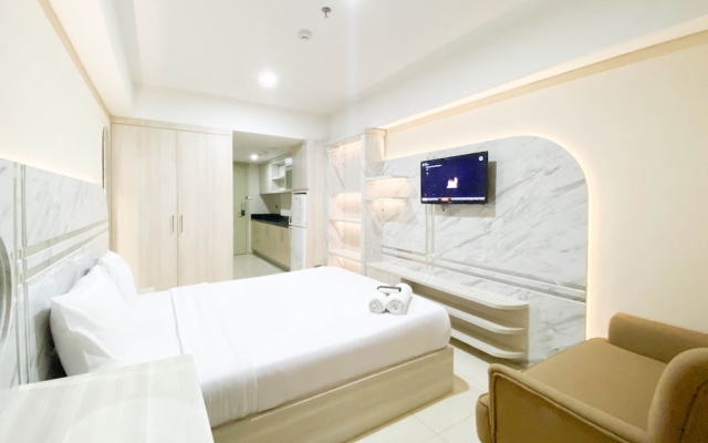 Nice And Elegant Studio Apartment At Warhol (W/R) Residence – Guest Rooms – Semarang