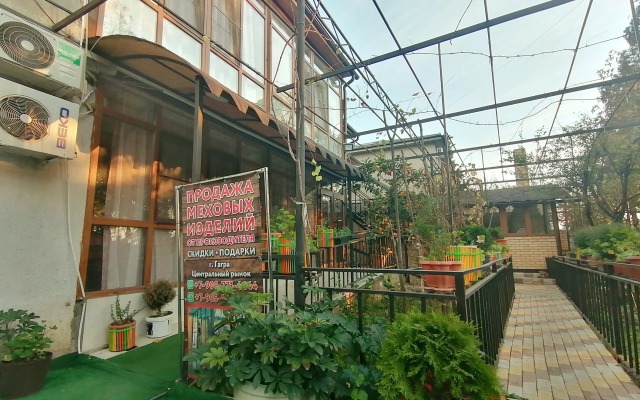 Silver Yard