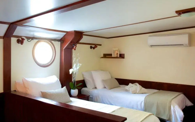 Bateau Hôtel Le Chardonnay