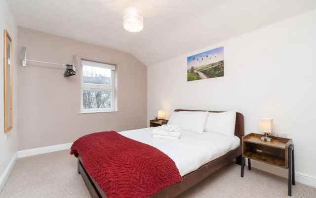 Homely and Modern Maisonette in Vibrant Bristol