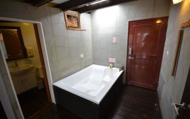 Ruisui Huang's Hotspring