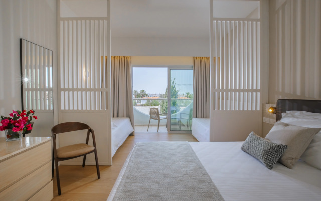 The Golden Coast Beach Hotel