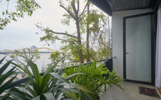 The Garden Capsule