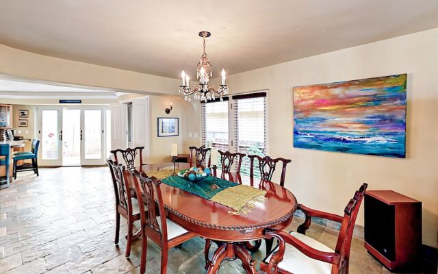 Hilltop Designer - 2 Br Home