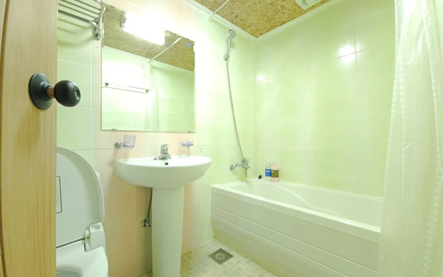 OYO Rooftop Hostel