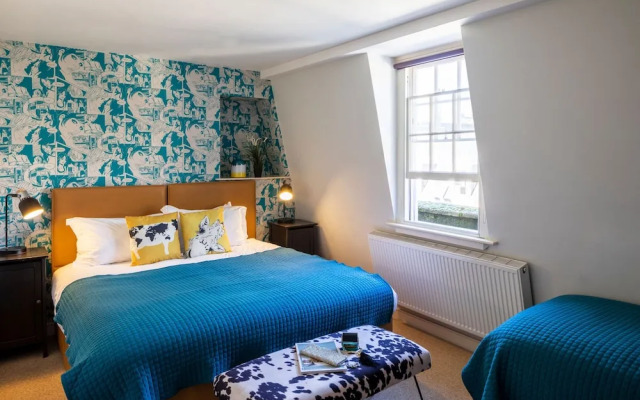 Dream Stays Bath - Trim Street Townhouse with Hot tub