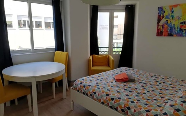 BED&SHOWER Moscavide -Self Check-In