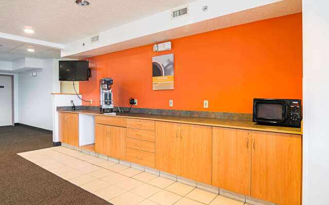 Motel 6 Sycamore, IL