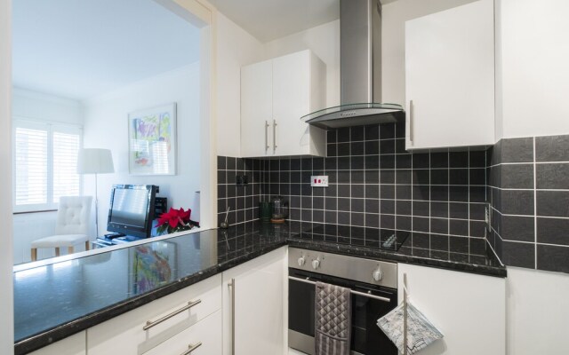 JOIVY Sublime 1 bed flat with Thames view