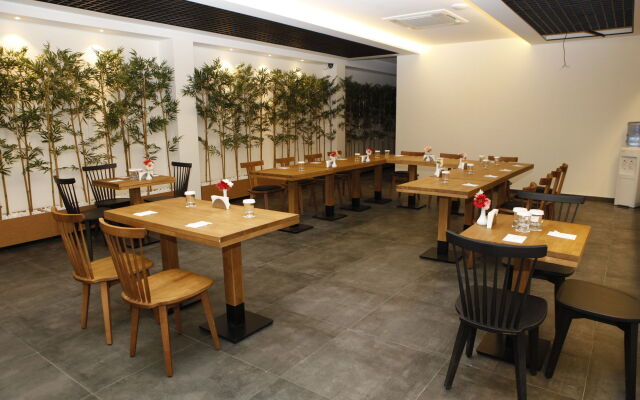 Sapko Airport Hotel