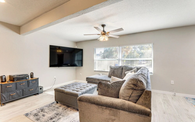 Saltwater Pool & Putting Green: Bradenton Oasis