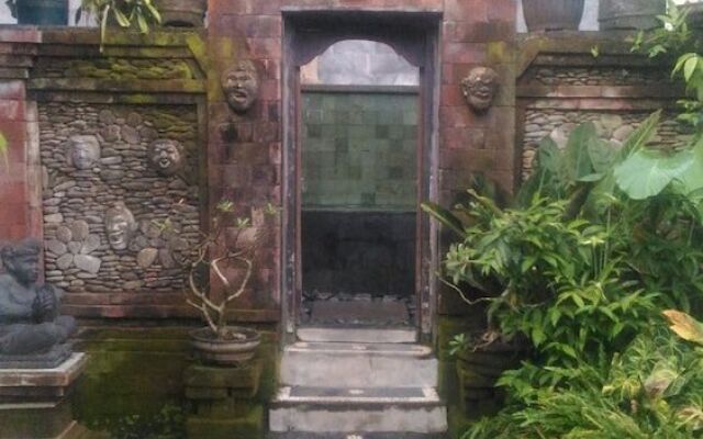 Dewi Antara Homestay