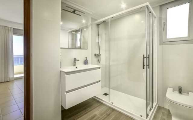 Apartment - 4 Bedrooms with WiFi and Sea views - 105010