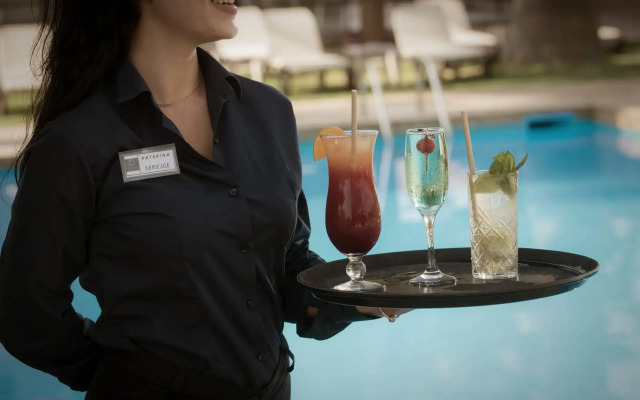 Petousis Hotel & Suites