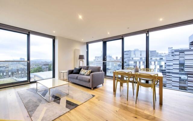 Guestready - Stylish Top Floor Apartment in the City Centre