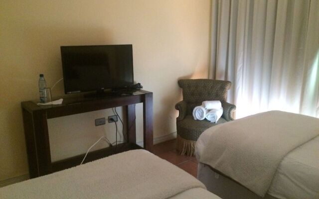 Stay at Confortable Scandinavia Hotel Bb