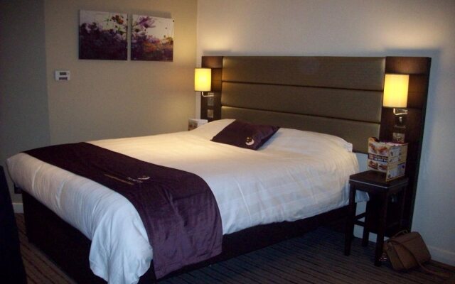 Premier Inn Milton Keynes Central South West Furzton Lake