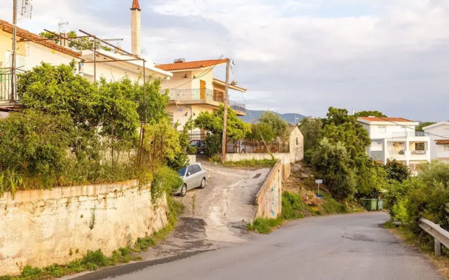 Seaside Family Haven - Avia s Spacious Getaway
