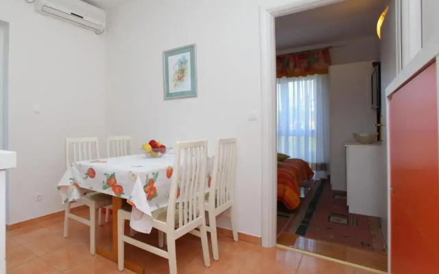 Apartments Jole - 70m from the sea