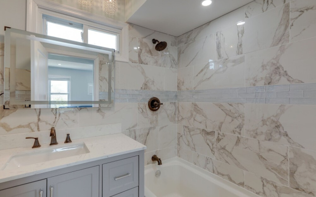 Sunny Seaside Heights Retreat: Walkable Location!