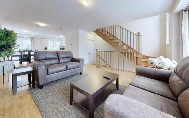 Modern 3-bedroom Oshawa Home