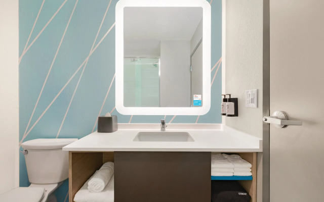 Holiday Inn Express Savannah - Gateway