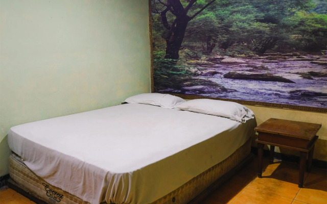 RedDoorz Plus @ Jalan Pemuda Jakarta