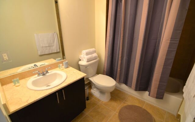 Riviera Apartments at River Oaks Marina