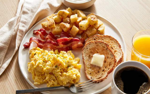 Holiday Inn Hotel & Suites Anaheim by IHG