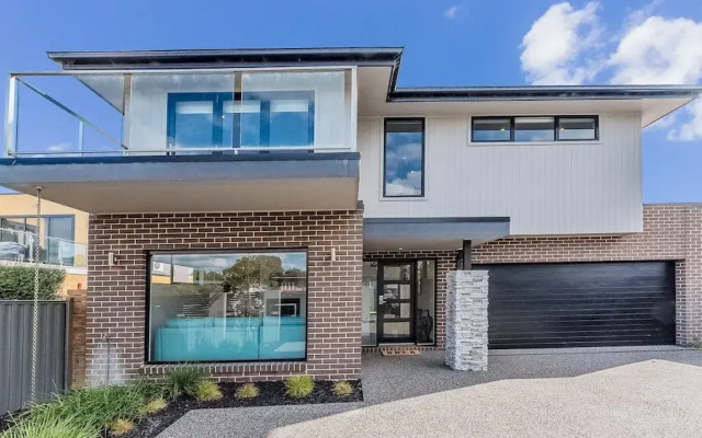 Winona ON Williams - PET Friendly - Free Wifi