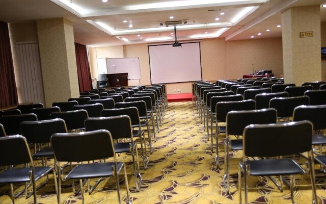 Longhua Business Hotel