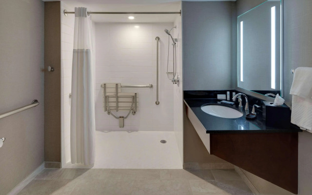 Embassy Suites by Hilton Detroit Troy Auburn Hills