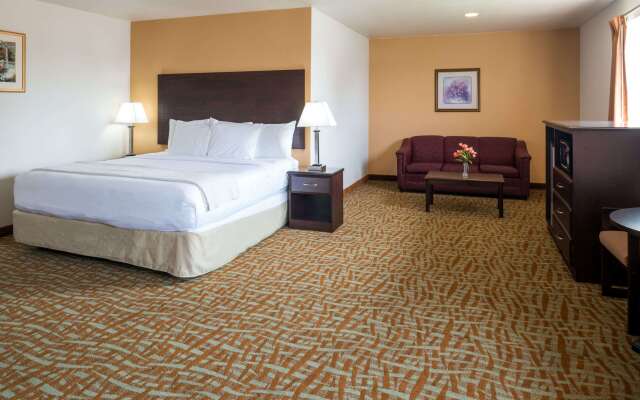 Days Inn & Suites by Wyndham Spokane Airport Airway Heights