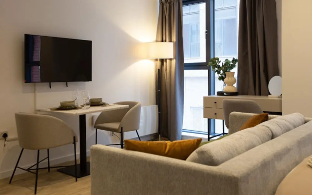 Spacious Studio Near City Centre