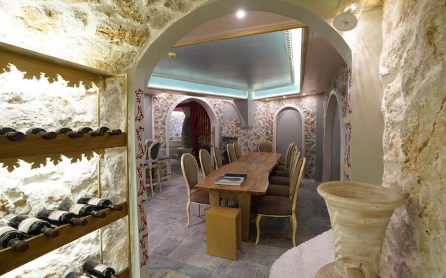 Acropolian Spirit Boutique Hotel