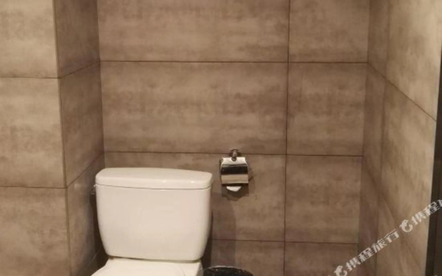 龙泉维也纳主题酒店