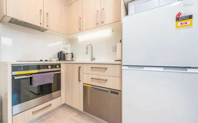 JHT Studio Opp Skytower view Balcony